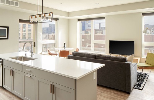 Mill District Apartamento | Sonder at Vicinity | Extended Stay Two-Bedroom Apartment w/ Parking