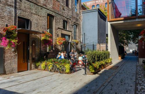 Pioneer Square Hotel | Sonder by Marriott Bonvoy RailSpur Apartments Pioneer Square