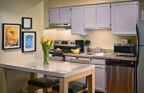 White Station Hotel | Sonesta Simply Suites Memphis East Poplar Pike ​