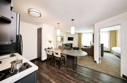 Brentwood Hotel | Sonesta Simply Suites Nashville Brentwood