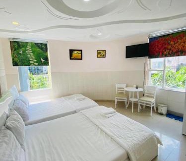 Tan Thuan Dong Hotel | Song Xanh Hotel near SECC - FV