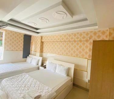 Tan Thuan Dong Hotel | Song Xanh Hotel near SECC - FV