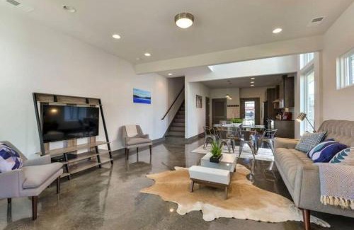 Chestnut Hill Casa | Songbird Suite A