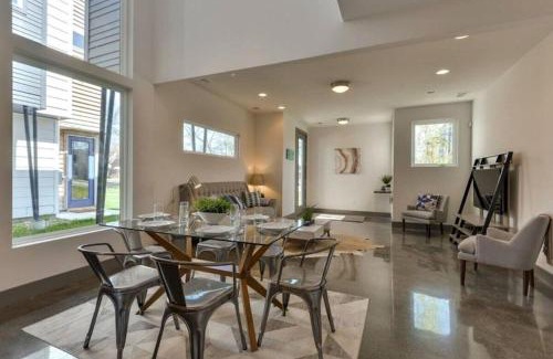 Chestnut Hill Casa | Songbird Suite A
