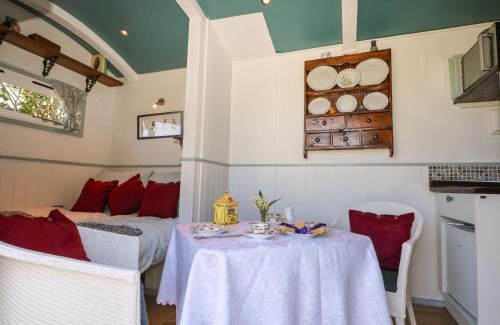 High Halden Casa | Songbirds