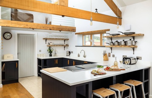 Saint Gennys Casa | Songbirds | Luxury Barn Conversion in Secluded Surrounds | Pet Friendly