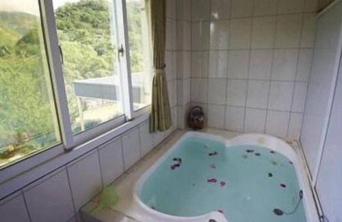 Liugui District Cama Y Desayuno | Songboling Hot Spring Inn