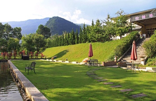 Liugui District Cama Y Desayuno | Songboling Hot Spring Inn