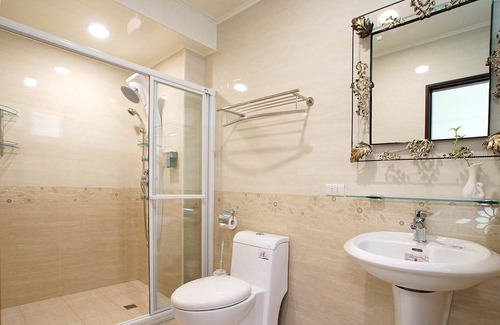 Taitung Cama Y Desayuno | Songhe Homestay - He Room for 4 - New Elevator Villa, Mountain View