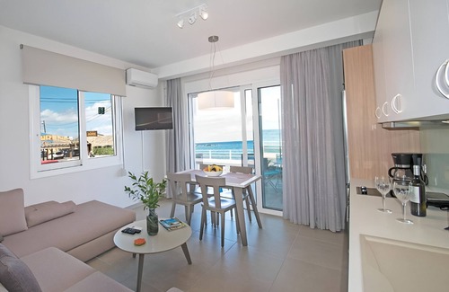 Agii Apostoli Apartamento | Nuevo, Moderno, Frente a la Playa, Junto a todas las comodidades, No se necesita coche, Vista Espléndida