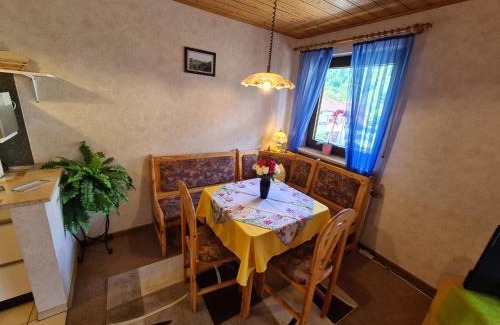Goessweinstein Apartamento | SONNENGLÜCK am Waldrand Fränkische Schweiz