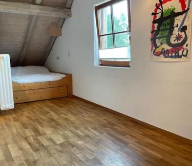Heroldsberg Apartamento | Sonnige 2-Zimmer Wohnung unterm Dach