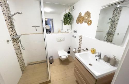 Groemitz Apartamento | Sonnige Ferienwohnung mit Balkon und gute Lage