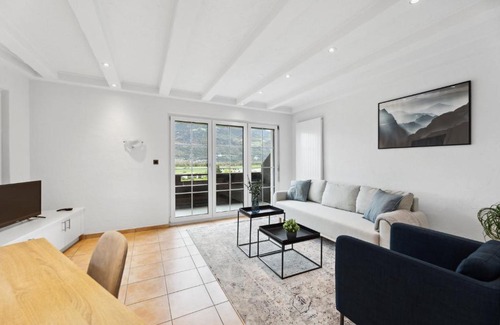 Sevelen Apartamento | Sonniges Apartment mit traumhaftem Bergblick