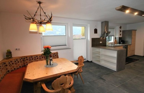 Stummerberg Apartamento | Sonnigs Platzl by Interhome