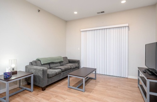 Grand Forks Apartamento | Sonoma Lofts Luxury Apartment - Minutes from the Ralph Engl