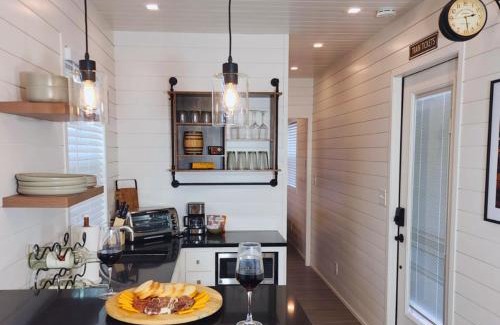 Fredericksburg Casa | Sonoma Station Patio 1br Wine Retreat