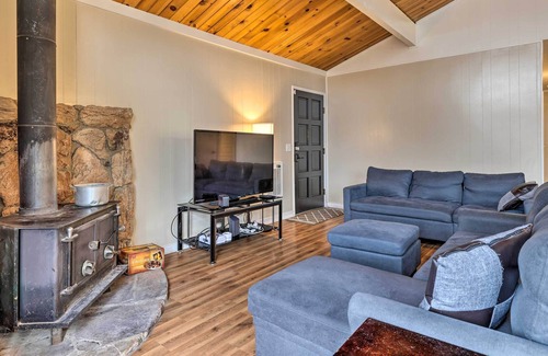 Standard Cabina | Sonora Cabin w/ Deck + Private Yard!