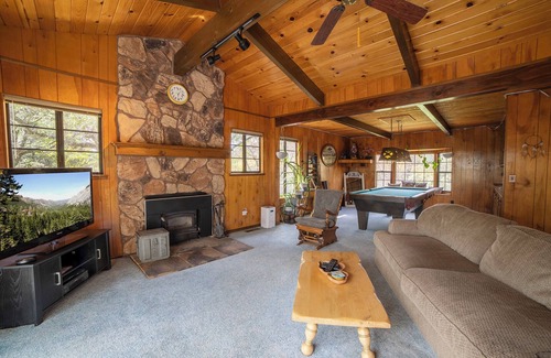 Phoenix Lake-Cedar Ridge Casa | Sonora Splendor – Stately 3 BDR on Secluded Lot w/ Sauna, Pool Table & More!