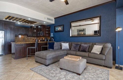 Bella Vista Condominio | Sonoran Sky