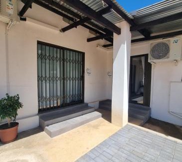 Phokwane Casa | Sonskyn Hof Guest House/Gastehuis