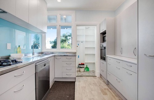 Mount Eden Casa | Soothe Serenity Mt Eden Villa with Parking