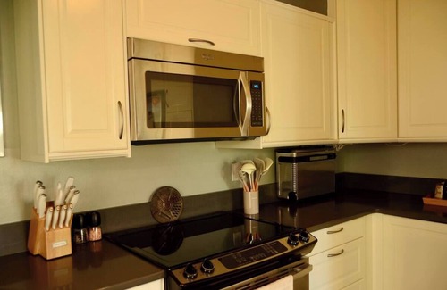 Mount Tabor Casa | Soothing 2-bedroom house with AC in SE Portland.