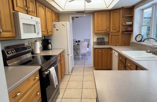 Sorrento Shores Casa | Soothing 3-bedroom house with pool and boat dock in Osprey