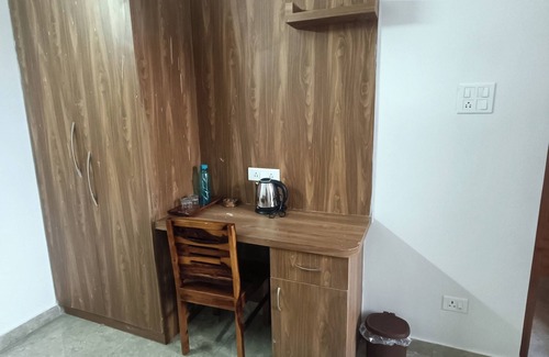 Kumharsain Casa | Soothing 3-bedroom in Narkanda.nNestled in the middle of Apple Orchards