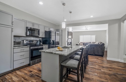 Millvale Casa | Soothing 4-bedroom house with WiFi in Pittsburgh