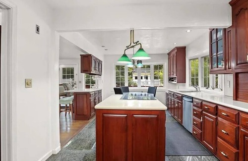Trumbull Casa | Soothing 4-bedroom house with AC in Trumbull