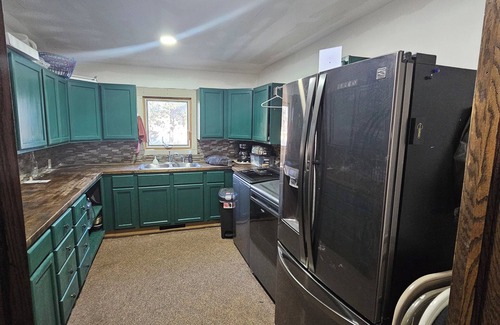McPherson County Casa | Soothing 6-bedroom house with AC in charming Moundridge