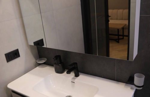 Arabkir Apartamento | Soothing apartment with AC in charming Yerevan