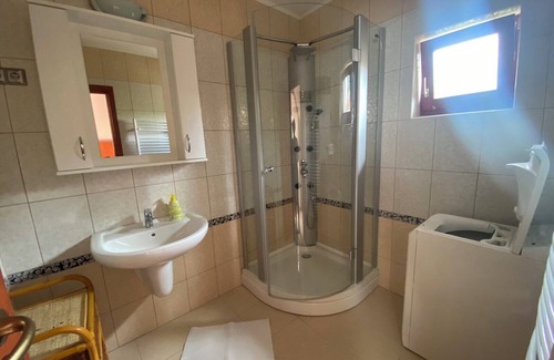 Zamardi Cama Y Desayuno | Soothing bed & breakfast with WiFi in Zamárdi central
