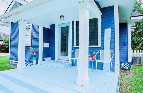 Nederland Casa | Soothing Blues in Peaceful 2BR 1BA Cottage