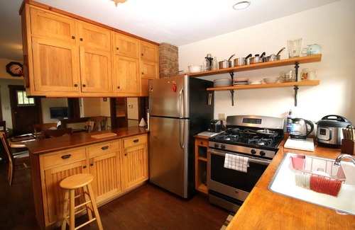 Ames Casa | Soothing bungalow with ping pong in charming Ames