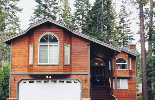 Carnelian Bay Cabina | Soothing cabin with WiFi in Carnelian Bay-5 bedrooms available-10 guests-no pets