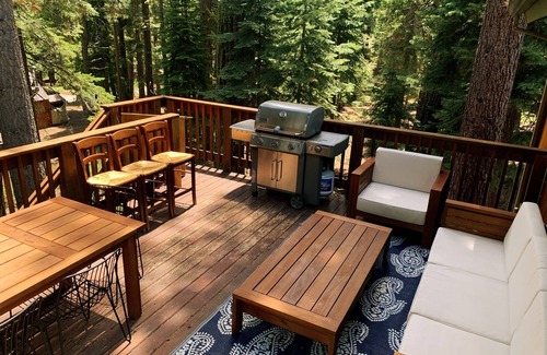 Carnelian Bay Cabina | Soothing cabin with WiFi in Carnelian Bay-5 bedrooms available-10 guests-no pets