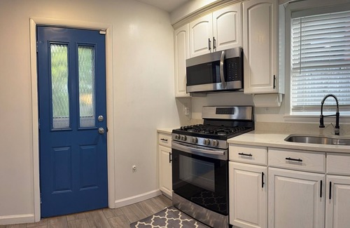 South Side Slopes Casa | Soothing entire 3-bedroom 2-fullbath house with AC in Pittsburgh