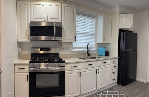South Side Slopes Casa | Soothing entire 3-bedroom 2-fullbath house with AC in Pittsburgh