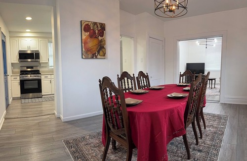 South Side Slopes Casa | Soothing entire 3-bedroom 2-fullbath house with AC in Pittsburgh