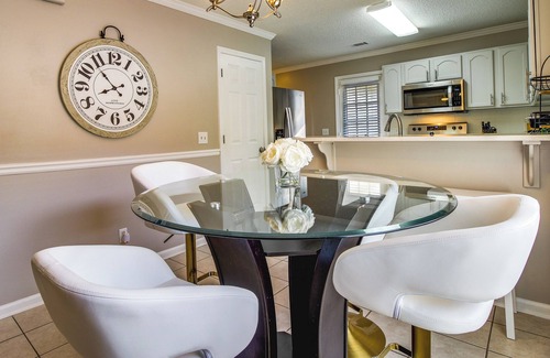 Savannah Casa | Soothing Savannah Townhome with Patio!