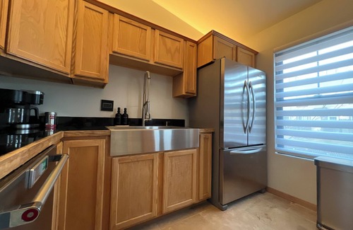 Willow Park Casa | Soothing Soak, Modern Romantic Luxury Townhome!