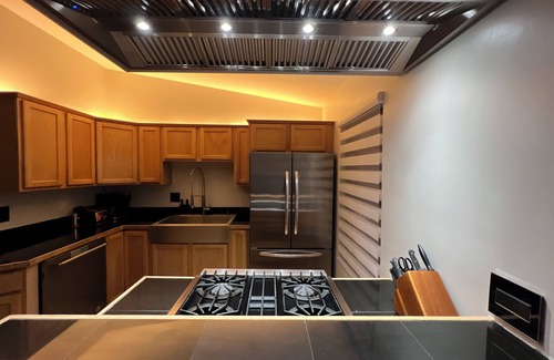 Willow Park Casa | Soothing Soak, Modern Romantic Luxury Townhome!