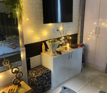 Zirakpur Apartamento | SoothSpace Private, Peaceful, Hygienic & Modern