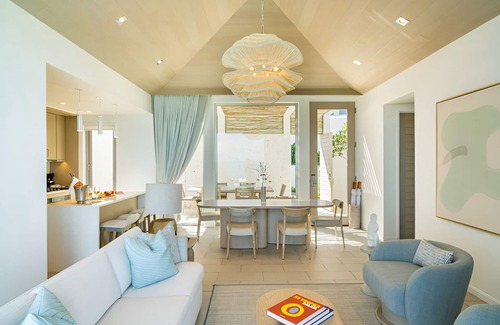 Providenciales Hotel | Sophisticated Villa w/Balcony Overlooking Sparkling Blue Seas