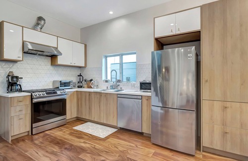 Reseda Casa | Sophisticated 3BR Home w/ Oak Tree, Fire Pit & BBQ