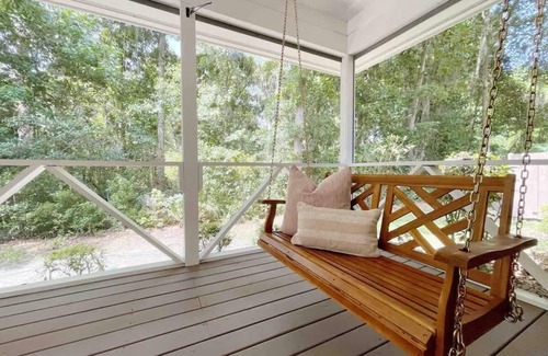Whitemarsh Island Casa | Sophisticated and Luxurious Details- Sleeps 18!