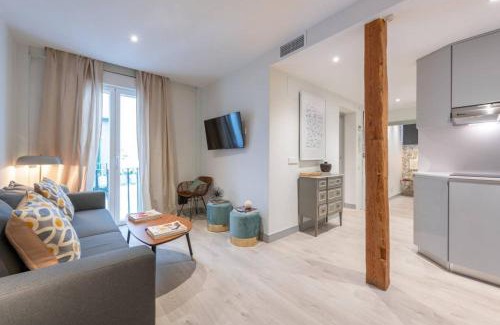 Barrio de La Latina Apartamento | Sophisticated brand new flat