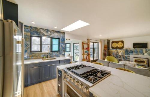 Cleone Casa | Sophisticated Country Home Steps from the Lake
